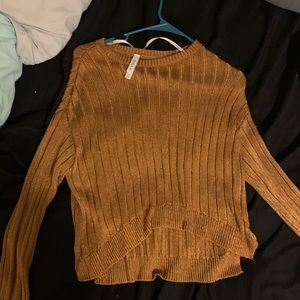 Gold rvca sweater. Fits small